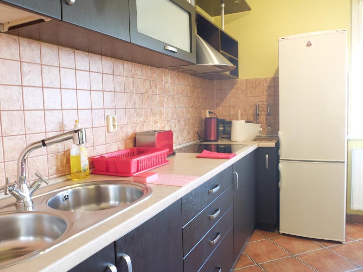 Red Apartment Вроцлав Экстерьер фото